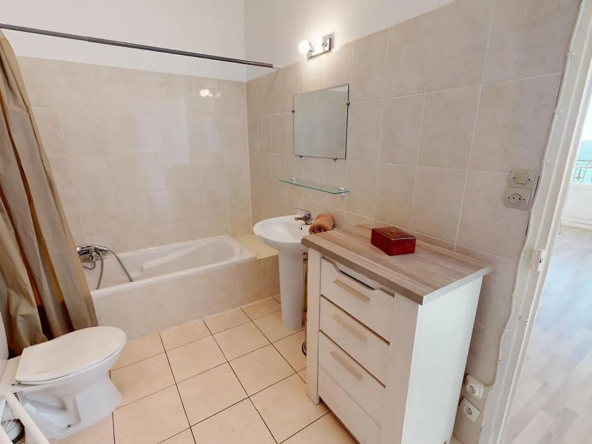 Apartment Grand 2P Face Mer En Centre-Ville Dans Un Palace Avec Parc A Menton - Fr-1-196-318 France