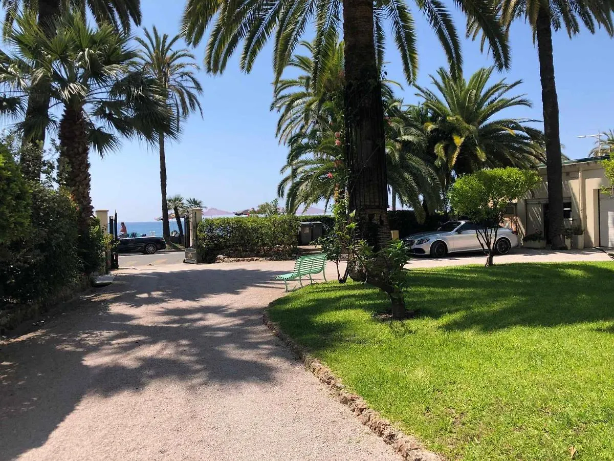 Apartment Grand 2P Face Mer En Centre-Ville Dans Un Palace Avec Parc A Menton - Fr-1-196-318